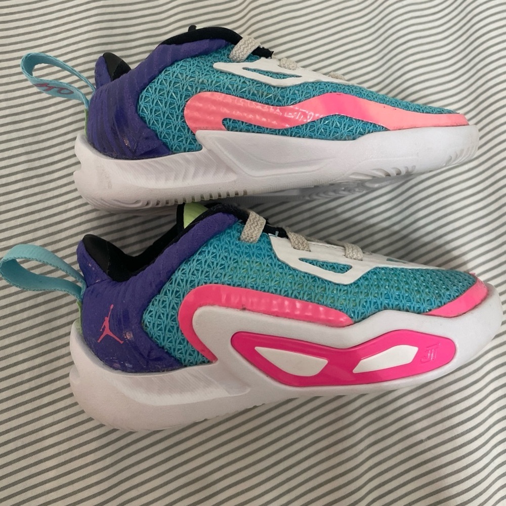 JORDAN TATUM 6T “WAVE RUNNER” Basketball Shoes